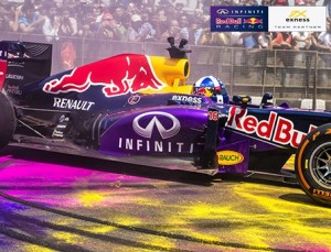 EXNESS продолжит партнёрство с Infiniti Red Bull Racing - EXNESS-prodlenie-partnjorstva-s-Infiniti-Red-Bull-Racing-300x229